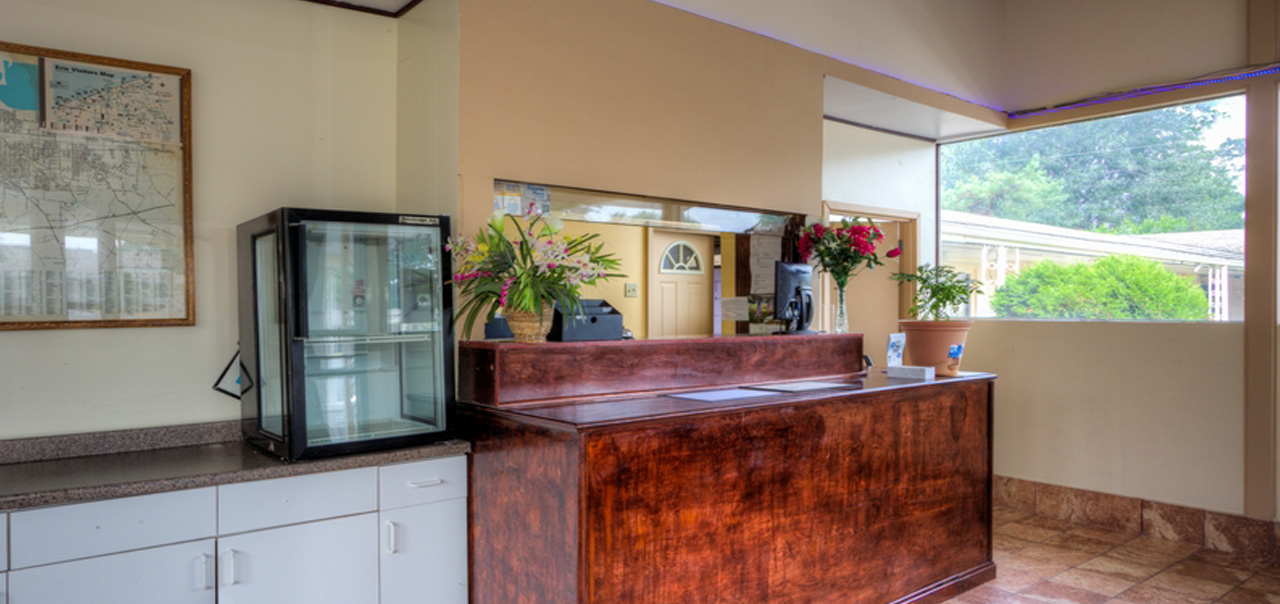 Functional Hotel Front Desk